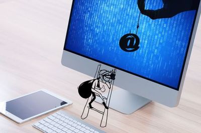 成年當天，能否踏入網吧？解讀互聯網上網服務的年齡規定